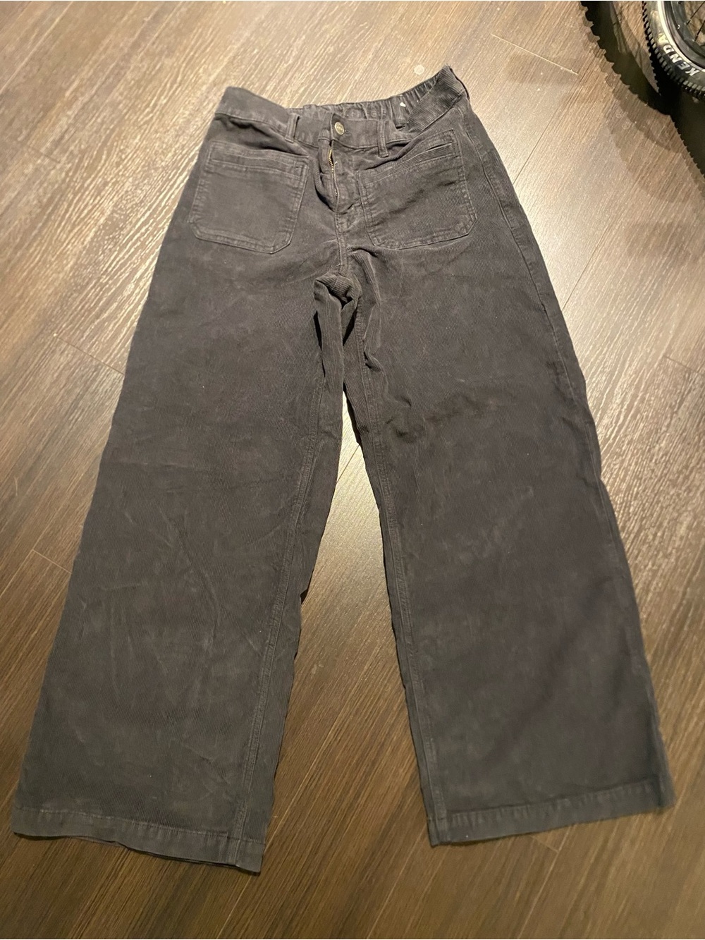American Eagle Women's Low Rise Black Baggy Wide Leg Corduroy Pants Size 8